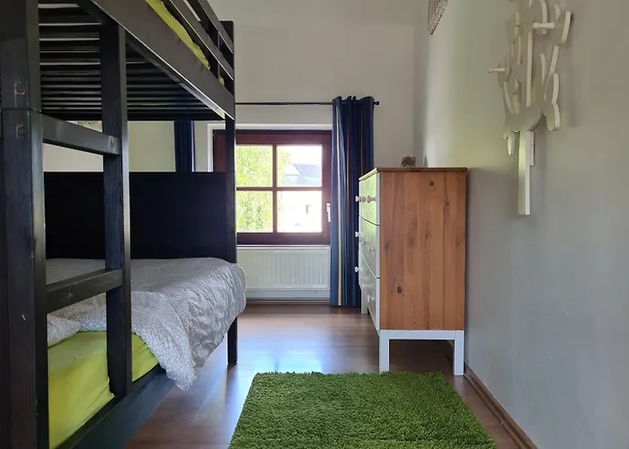 La Malavisee Nyaraló