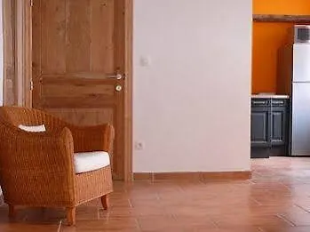 La Malavisee Nyaraló *